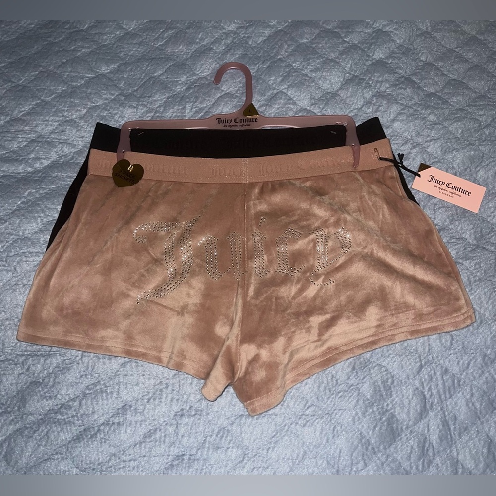 2 Pack Juicy Couture L Blush & Black Velour Logo Studded Embossed Lounge Shorts